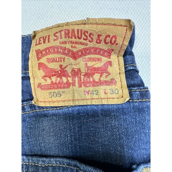 Levi's Men's 505 Regular Fit Jeans 42x30  Medium Wash Straight Leg - Picture 12 of 16